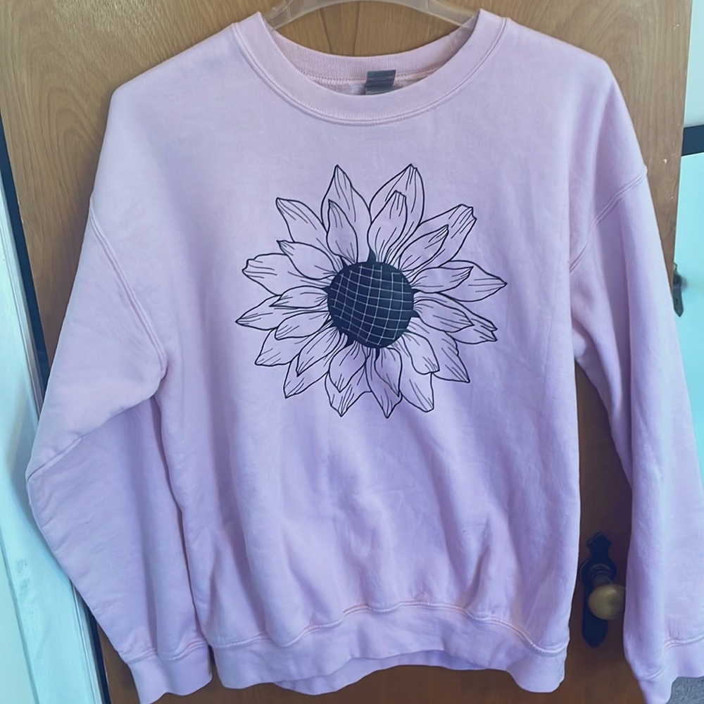 Light pink sunflower crewneck sweatshirt